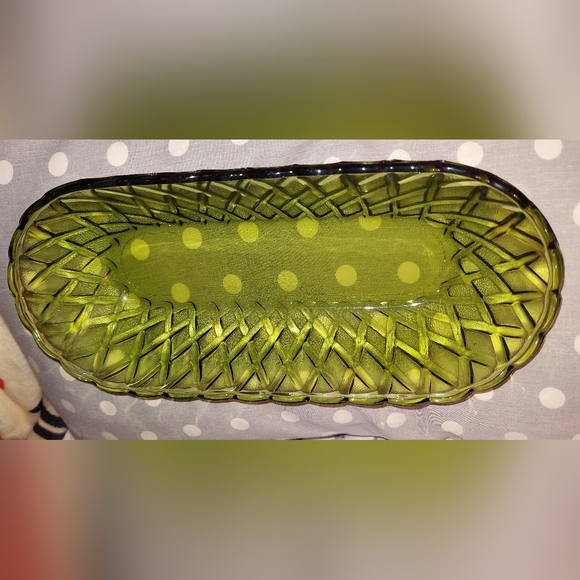 Indiana Glass Other - Indiana Glass Avacodo Green Pretzel Celery Dish EUC
